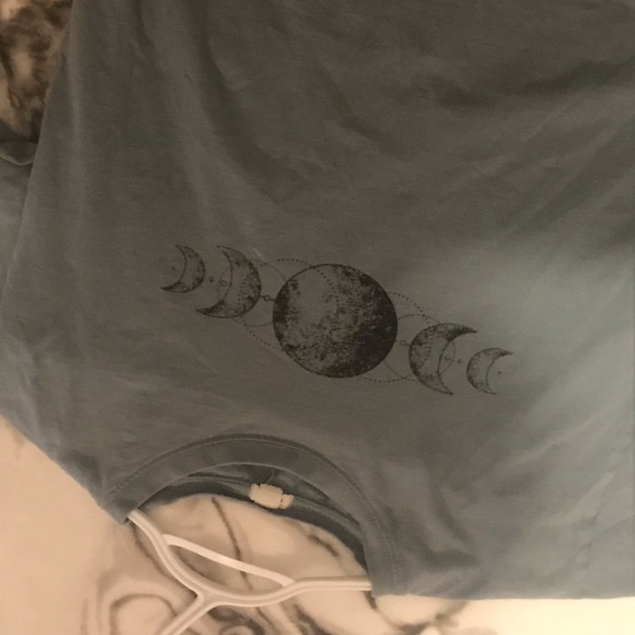 T-shirt in dark tealish Color with moon - Picture 2 of 4